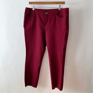 Christopher & Banks Burgundy Mid-Rise Stretch Chino Size 16 Short